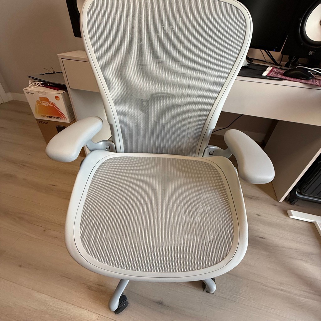 Эргономичное кресло Herman Miller Aeron Remastered Size C
