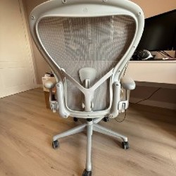 Эргономичное кресло Herman Miller Aeron Remastered Size C - фото 2