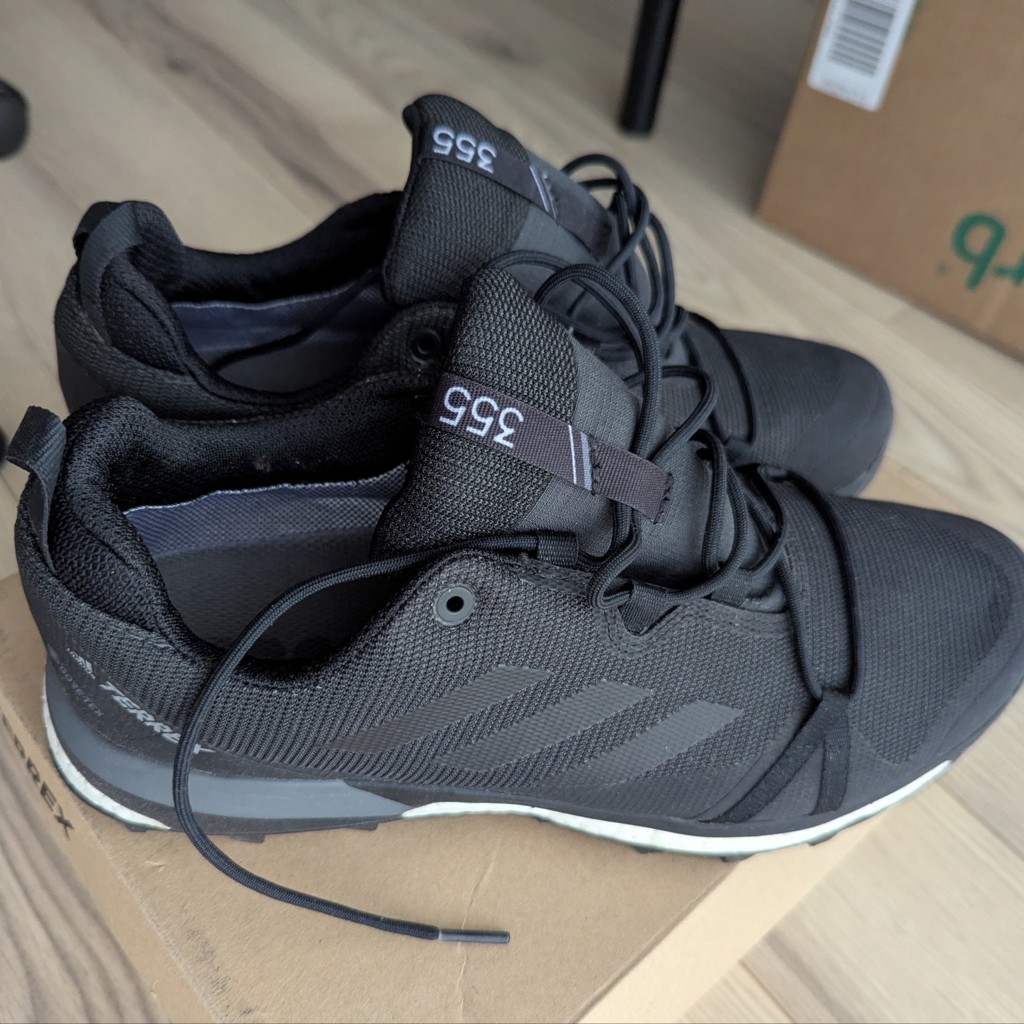 Трекинговые кроссовки adidas terrex