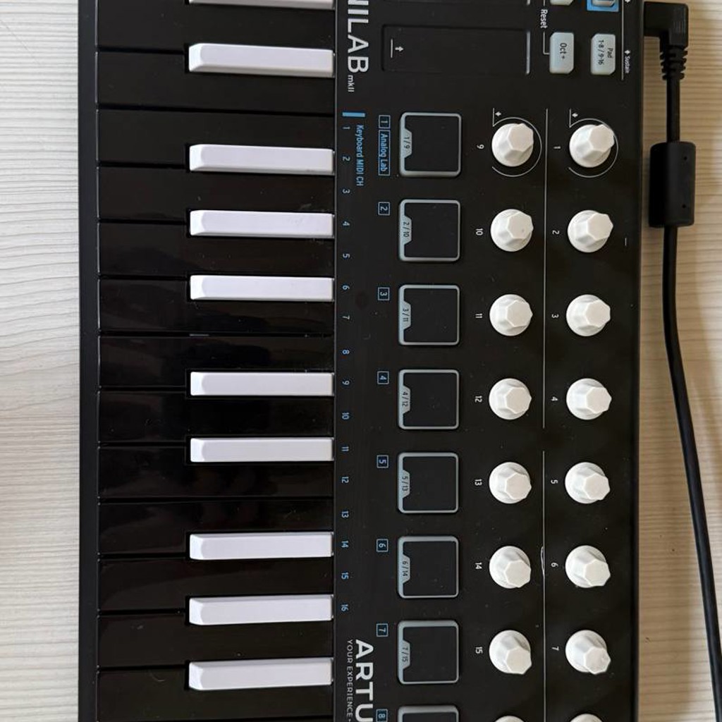 MIDI-клавиатура Arturia MiniLab mkII
