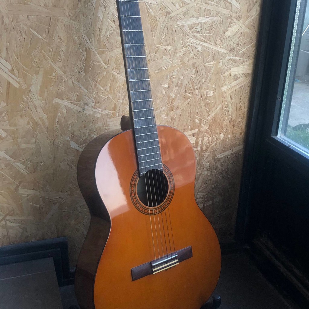 Классическая гитара Yamaha CS40