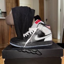 Nike Air Jordan 1 Mid SE Black Metallic Reimagined - фото 3