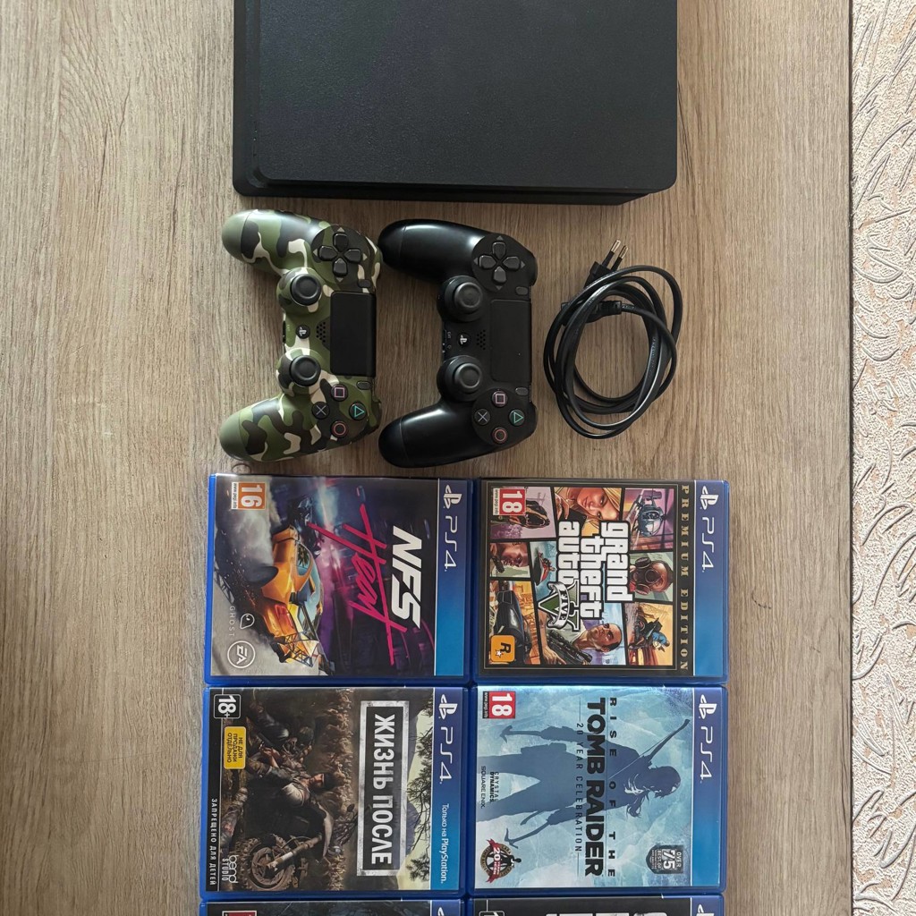 PS4 Slim 1 TB