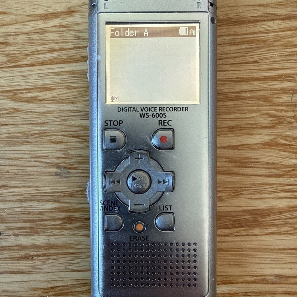Цифровой диктофон Olympus WS-650S