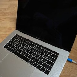 Apple MacBook Pro 2017 - фото 2