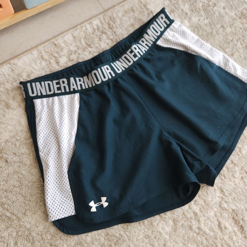 Две пары спортивных шорт Under Armour