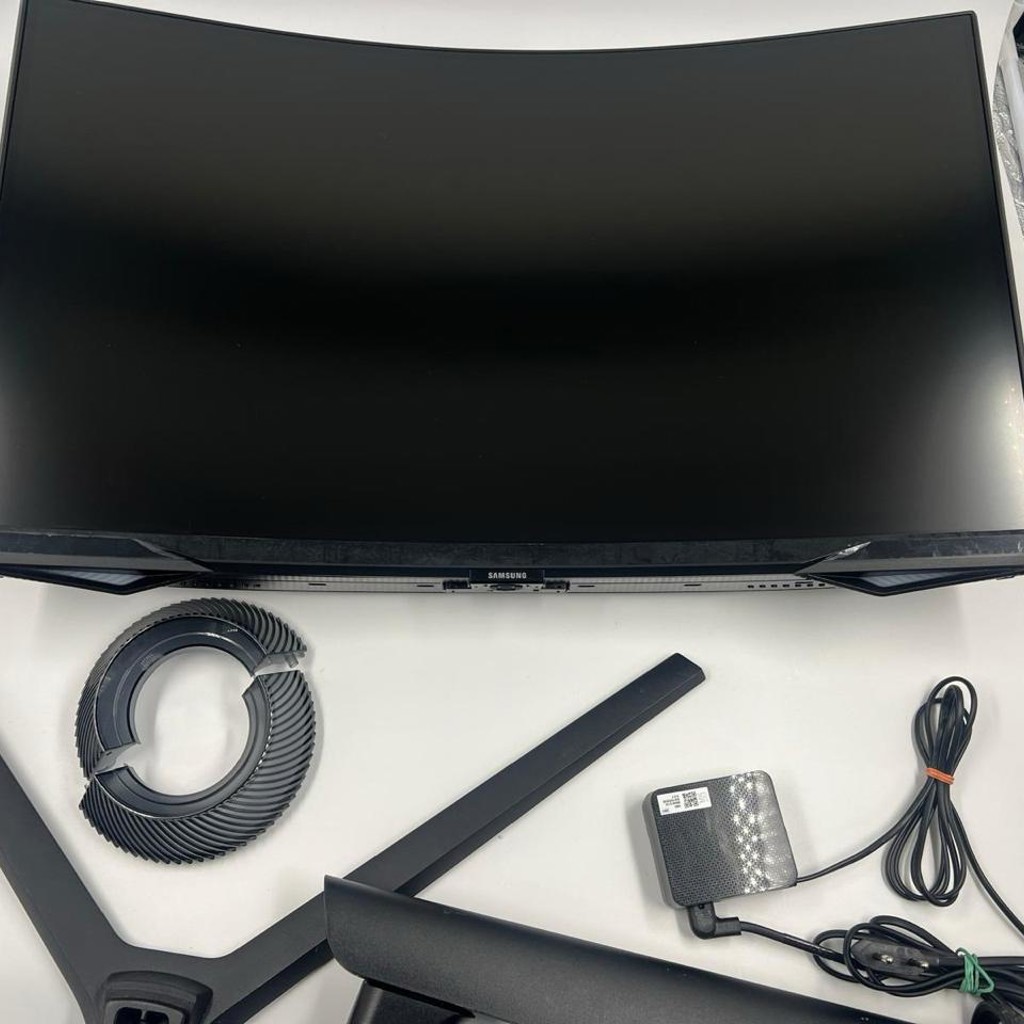 Монитор Samsung Odyssey G6 27'
