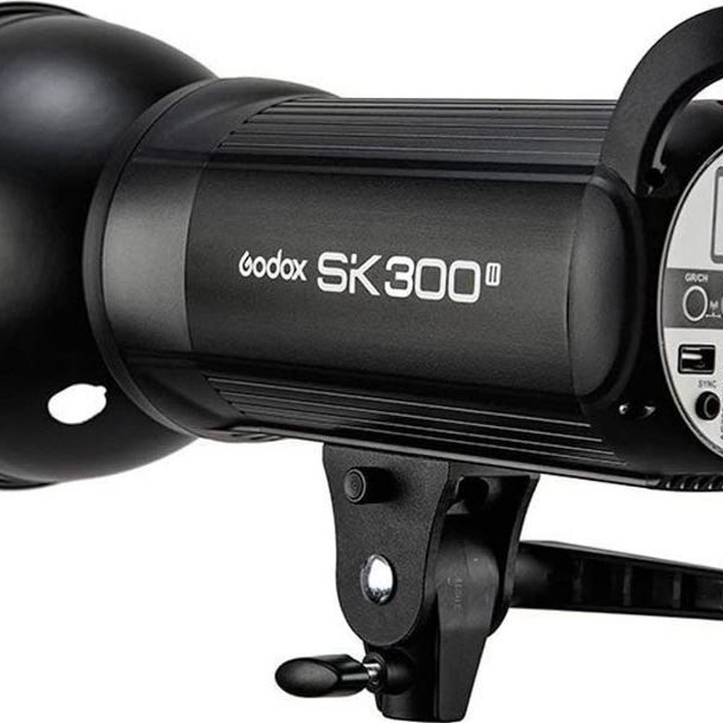 Вспышка Godox SK300II