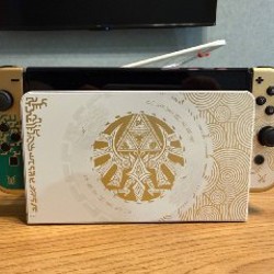 Nintendo Switch OLED — The Legend of Zelda: Tears of the Kingdom Edition - фото 2