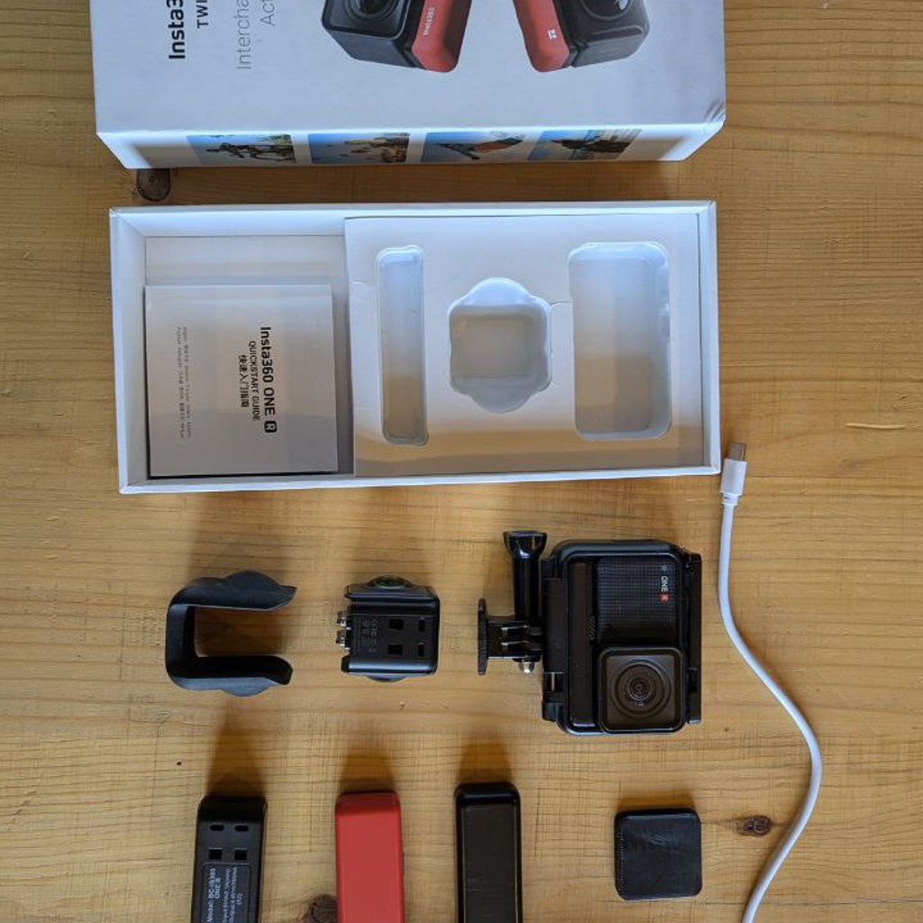 Insta 360 One R Twin edition