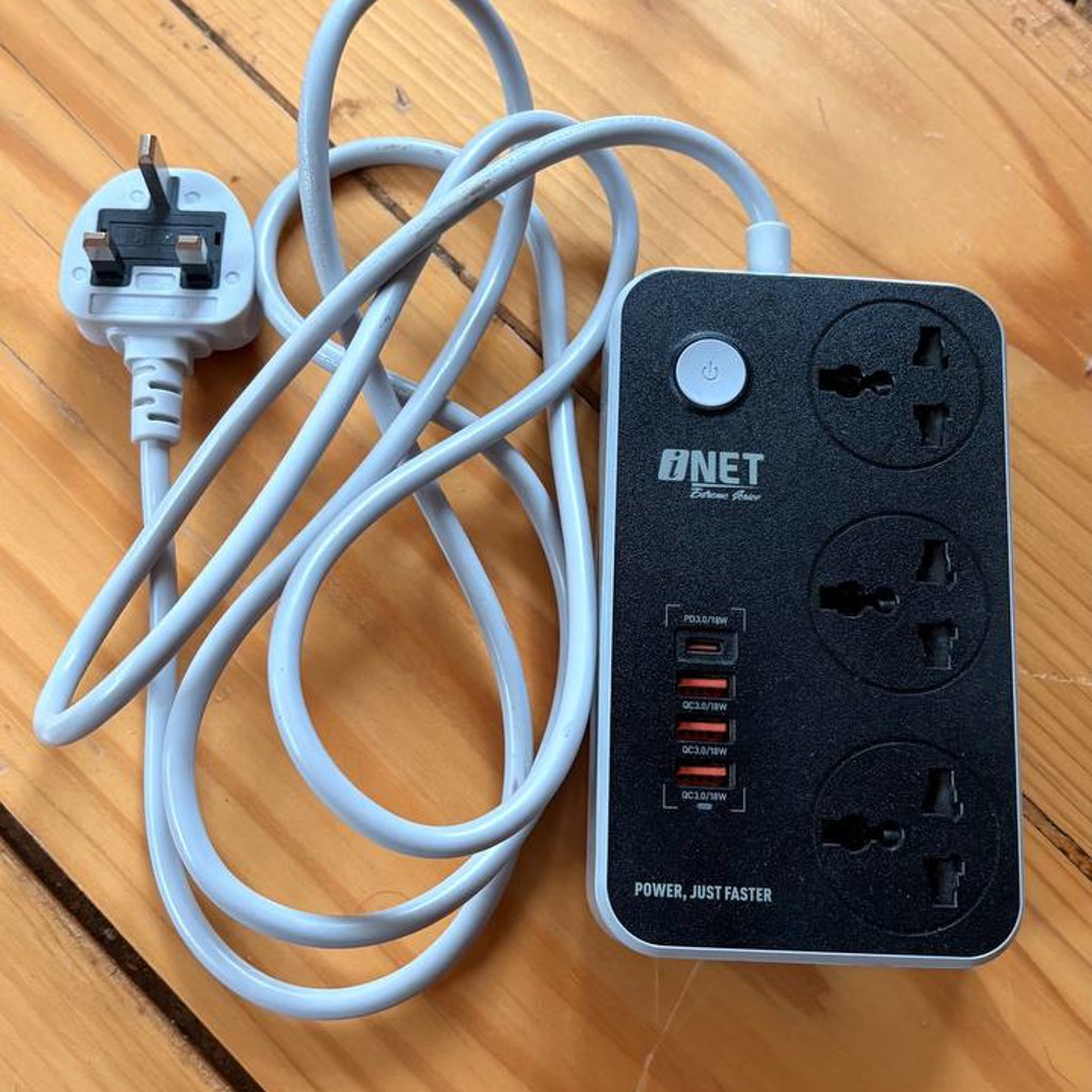 Удлинитель iNET 3 розетки + 4 USB