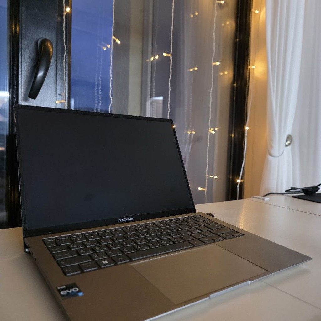 ASUS Zenbook S 13 OLED