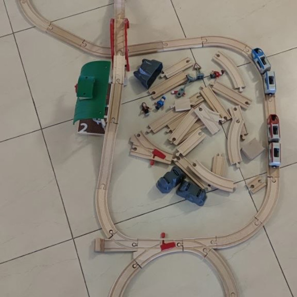 Деревянная железная дорога BRIO