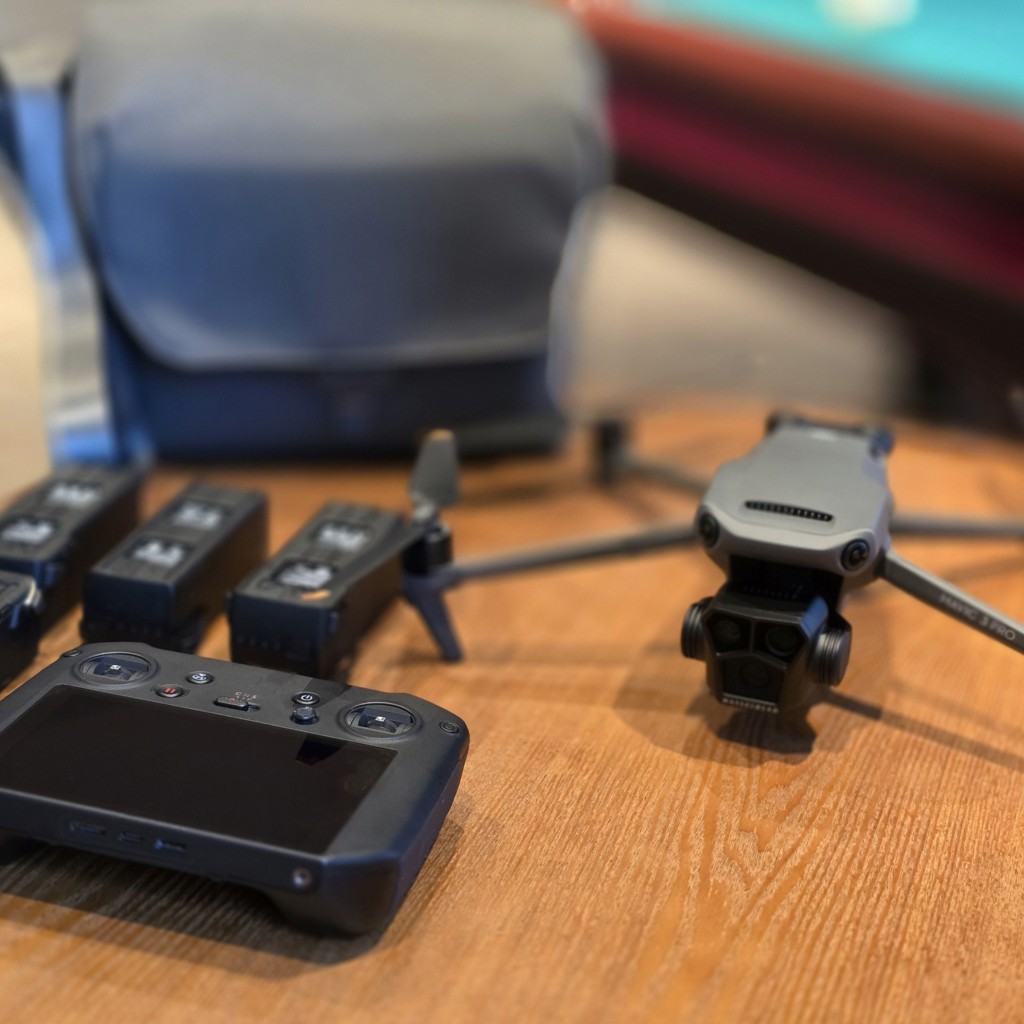 DJI Mavic 3 Pro Fly More Combo