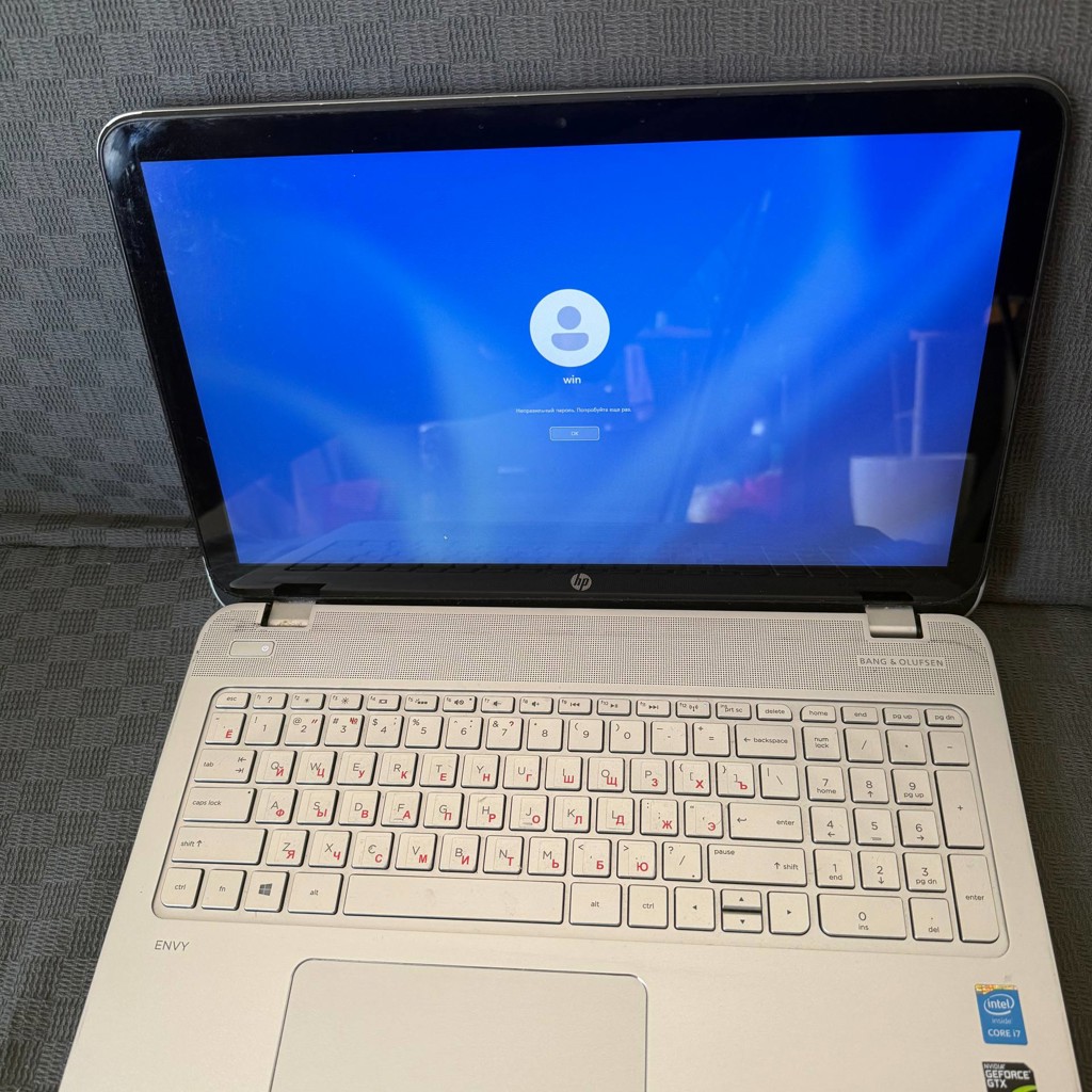 Ноутбук HP ENVY 15t-q300