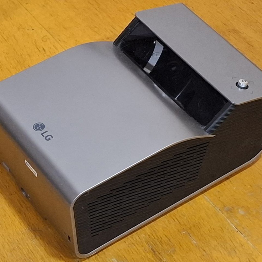 DLP проектор LG PH450UG