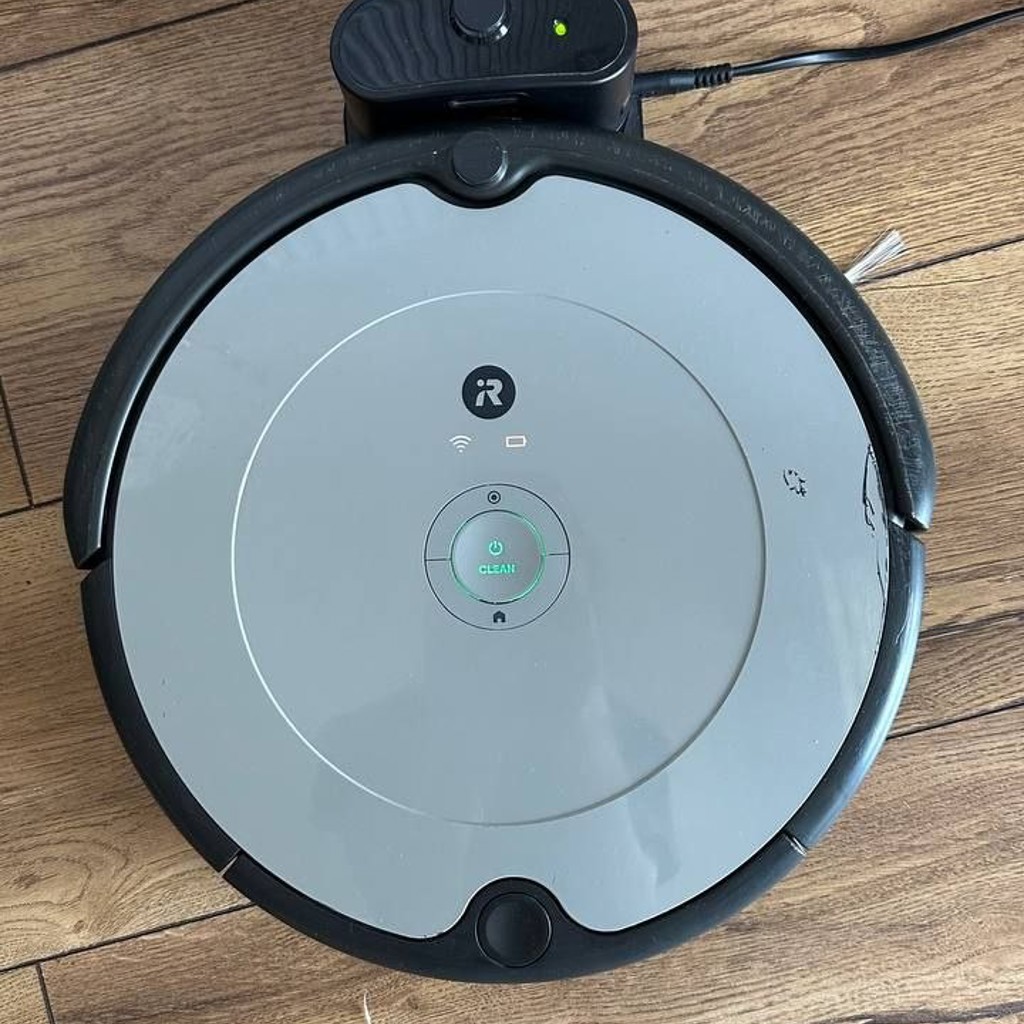 Робот-пылесос iRobot Roomba 698
