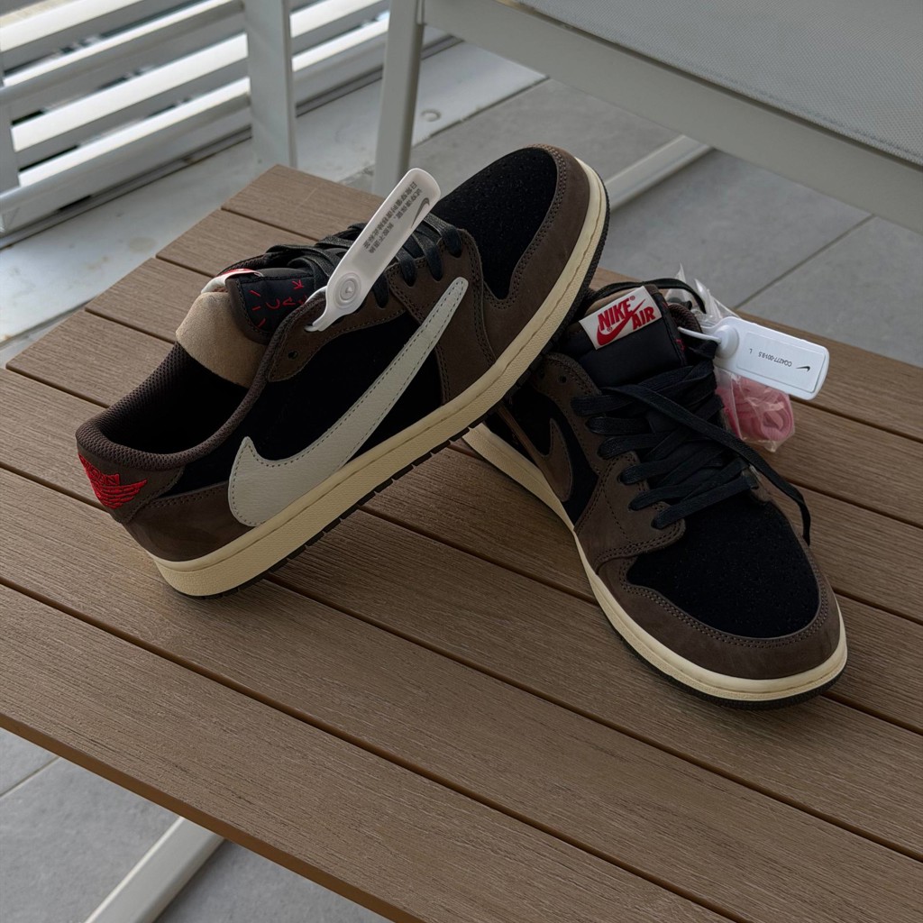 Nike Air Jordan 1 Low OG SP TRAVIS SCOTT