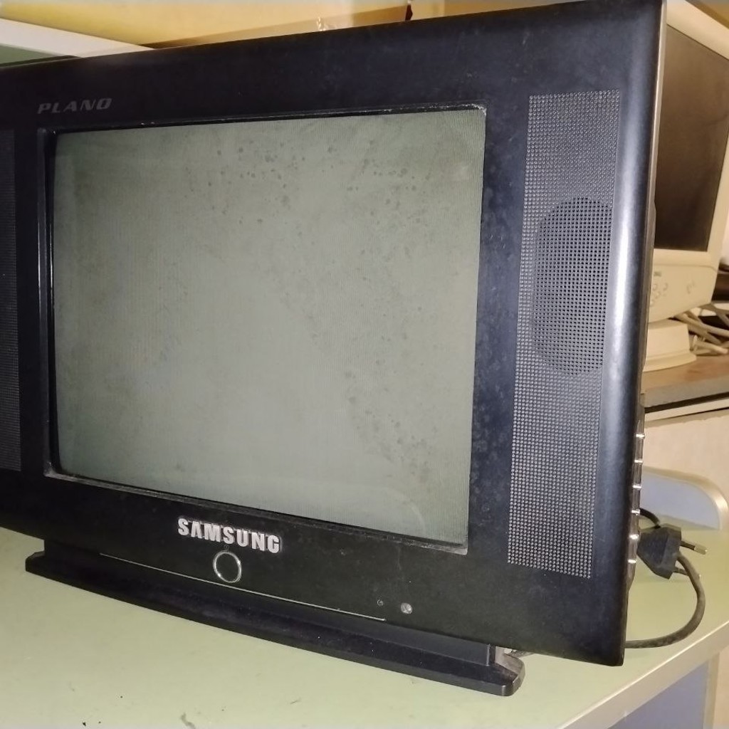 Комплект CRT мониторов и телевизоров