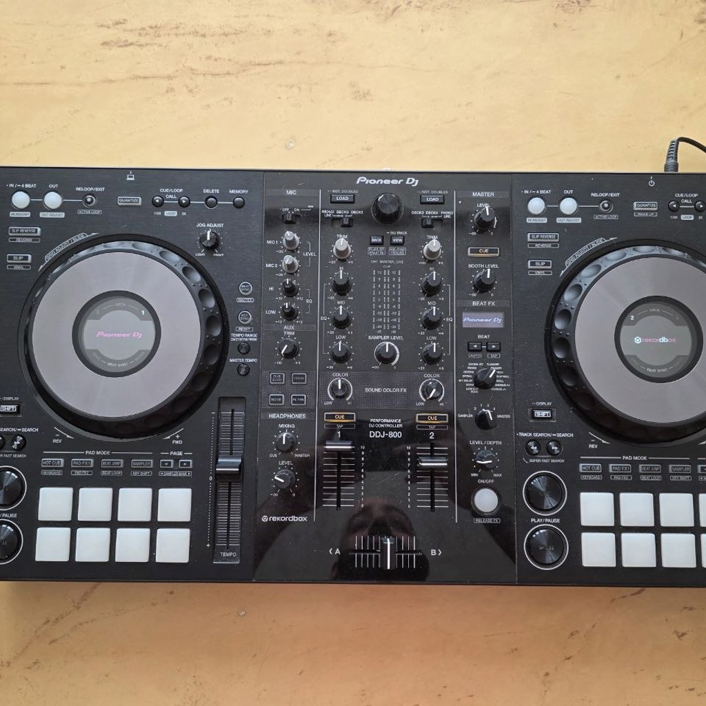 DJ-контроллер Pioneer DDJ-800