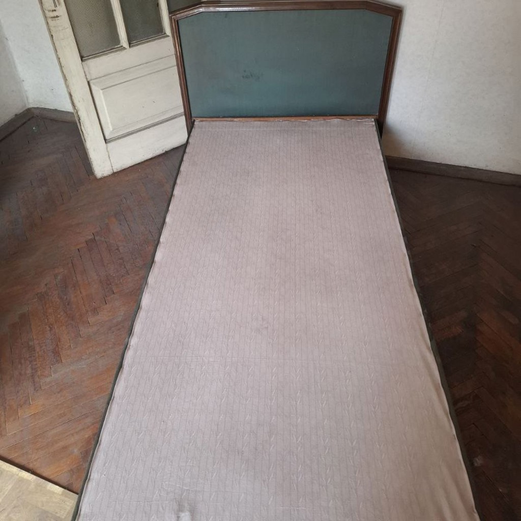 Кровать на колесиках