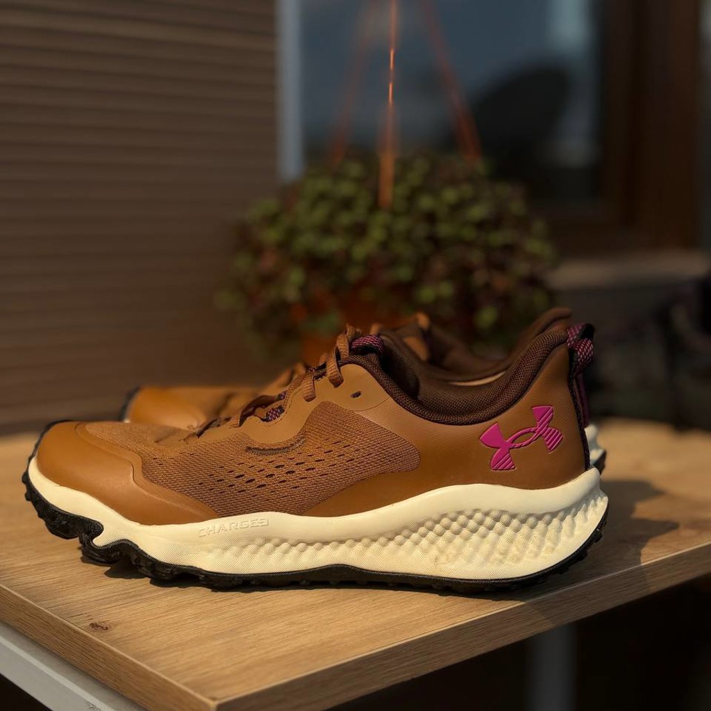 Трекинговые кроссовки Under Armour Women's Charged Maven