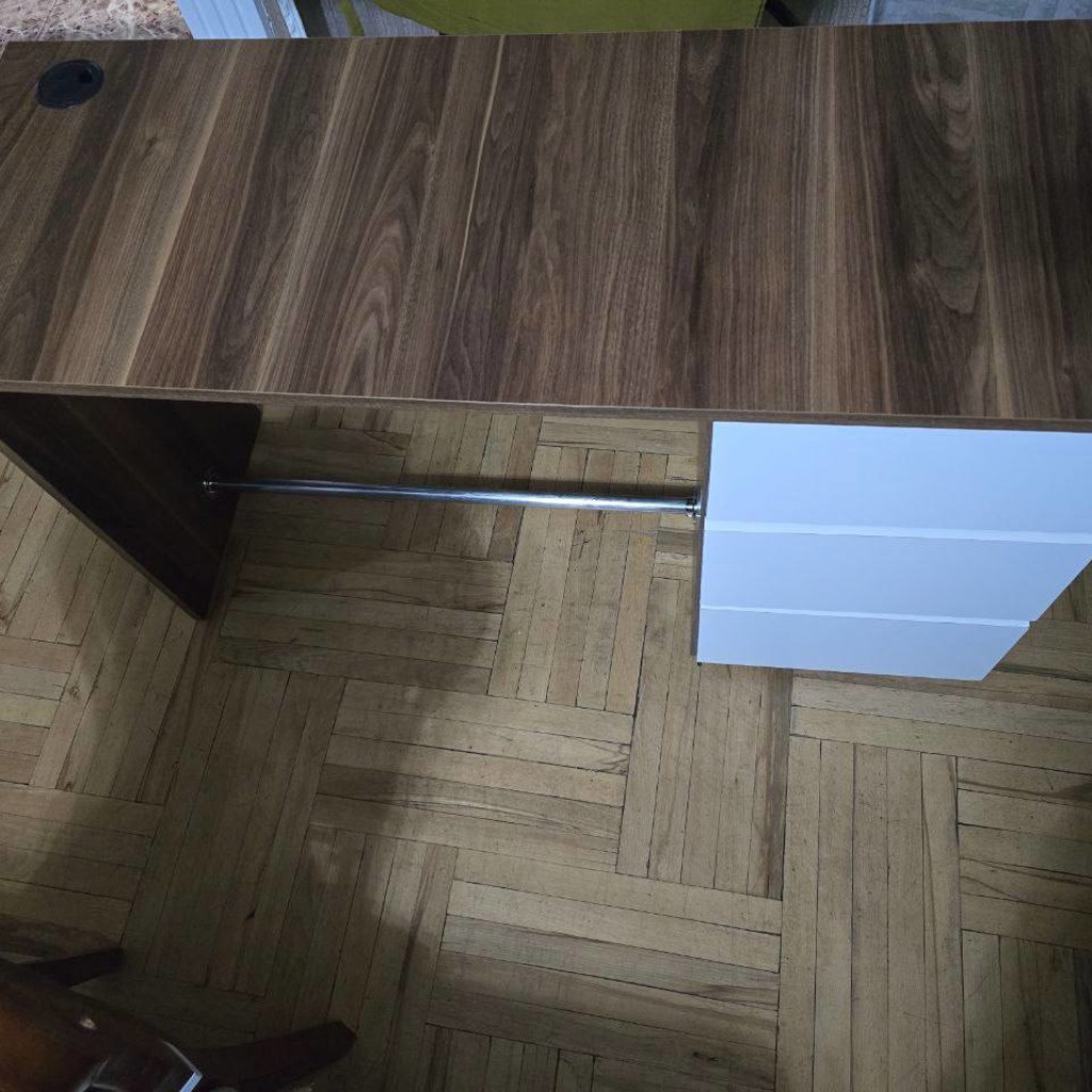 Письменный стол