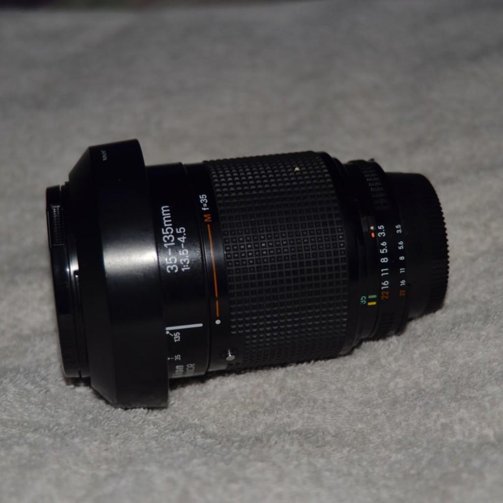 Объектив Nikon