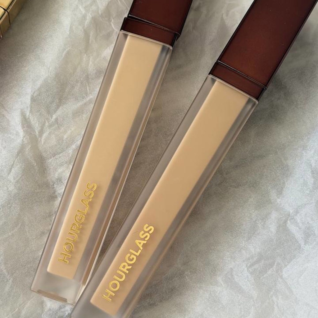 Консилер Hourglass