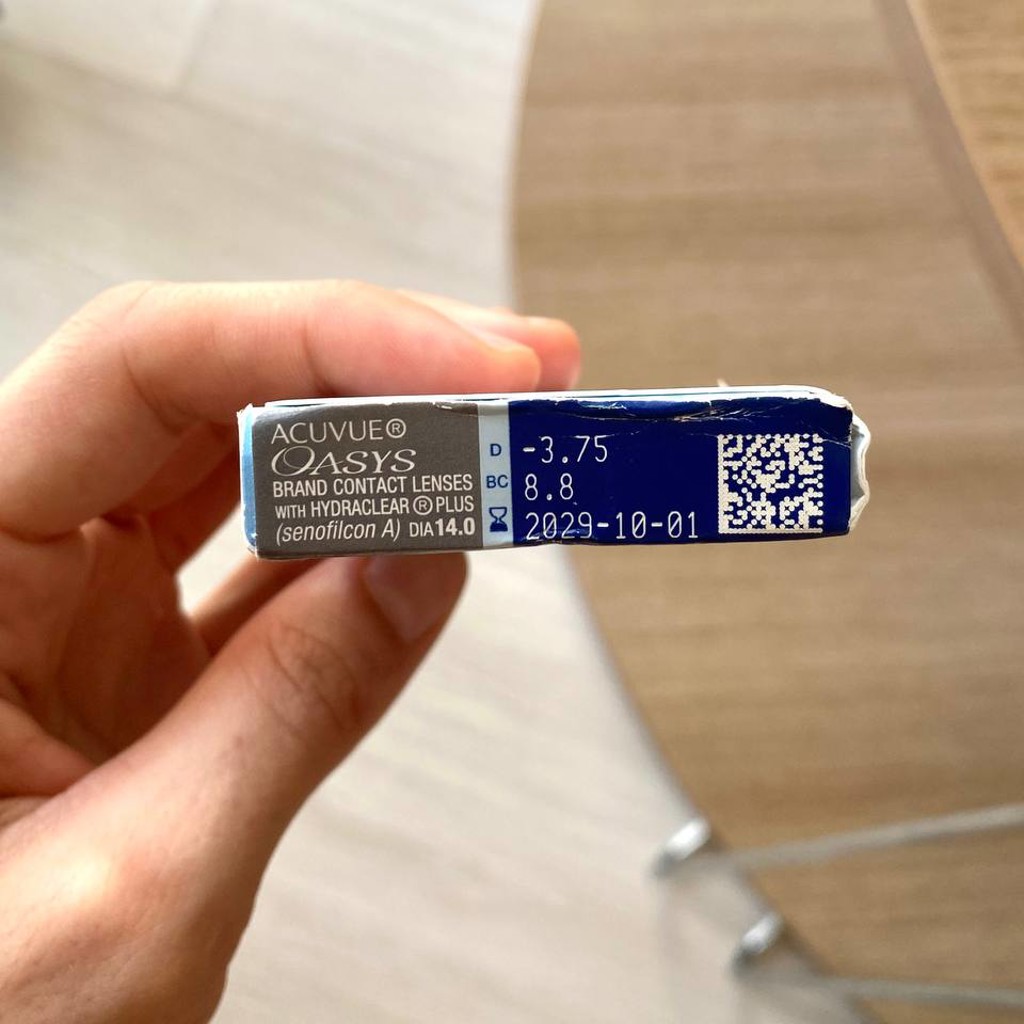 Линзы ACUVUE Oasys with HydraClear Plus