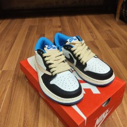 Кроссовки Air Jordan 1 Retro Low Travis Scott - фото 2