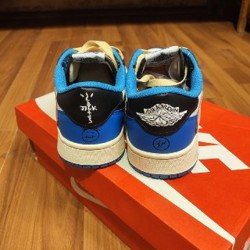 Кроссовки Air Jordan 1 Retro Low Travis Scott - фото 4