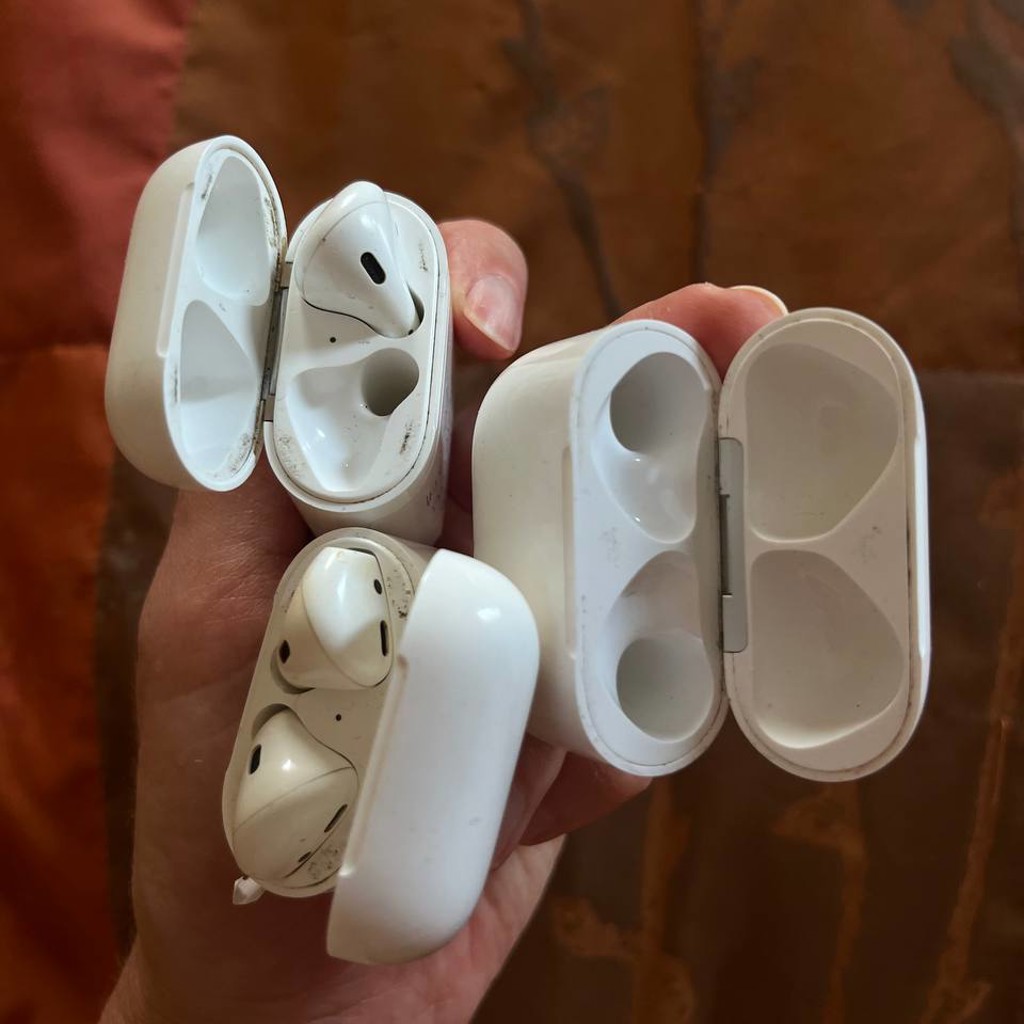 Наушники AirPods