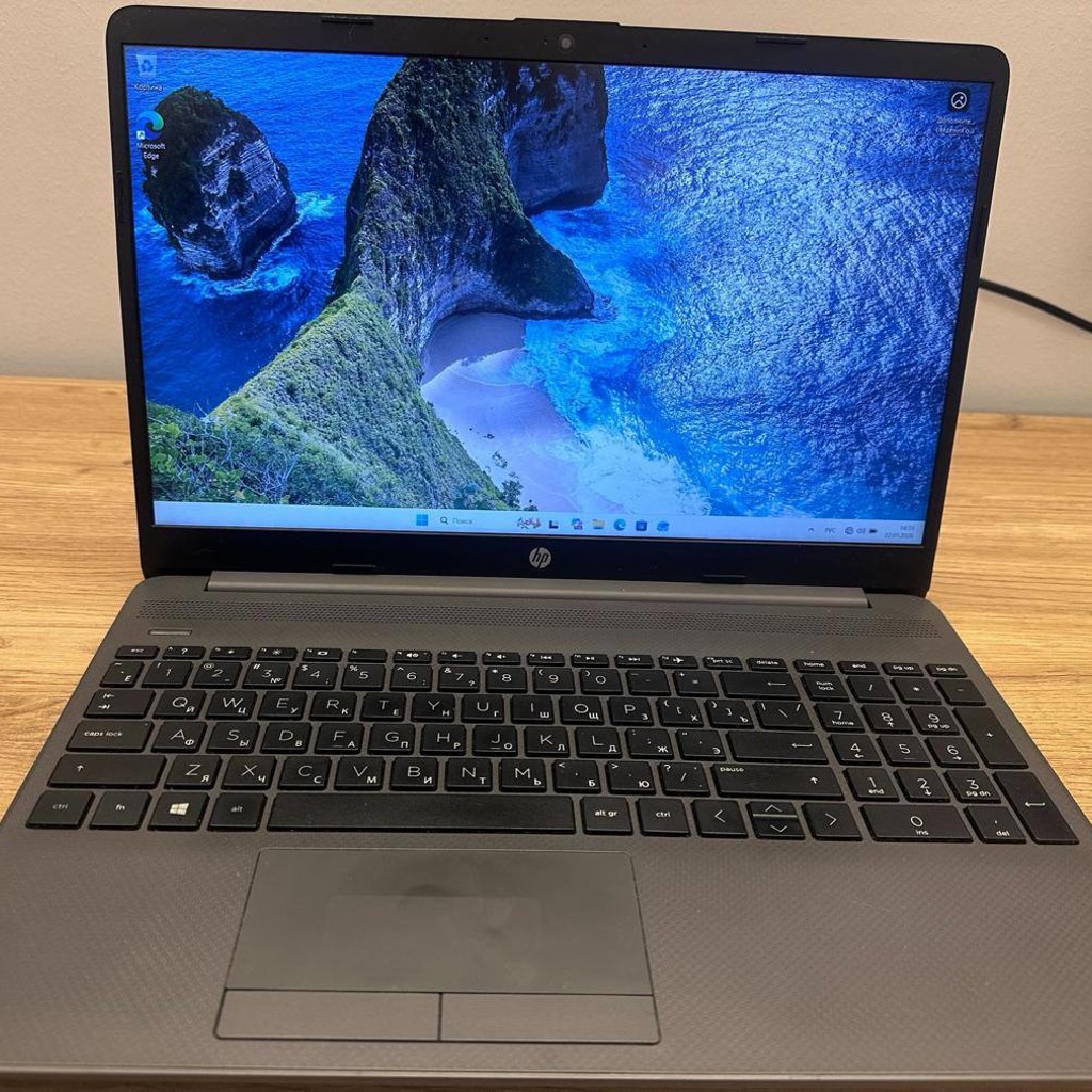 Мини-ПК Minisforum UM560 XT