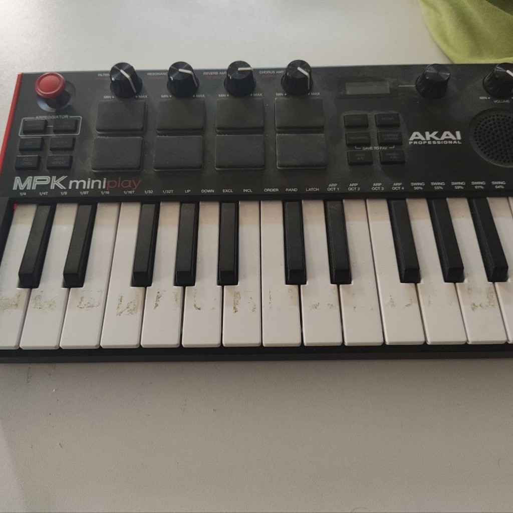 Midi клавиатура akai mpk mini play