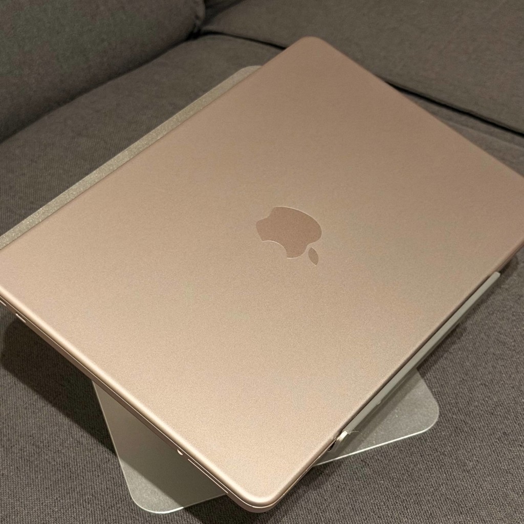 MacBook Neo 13″ 2026 — Blush