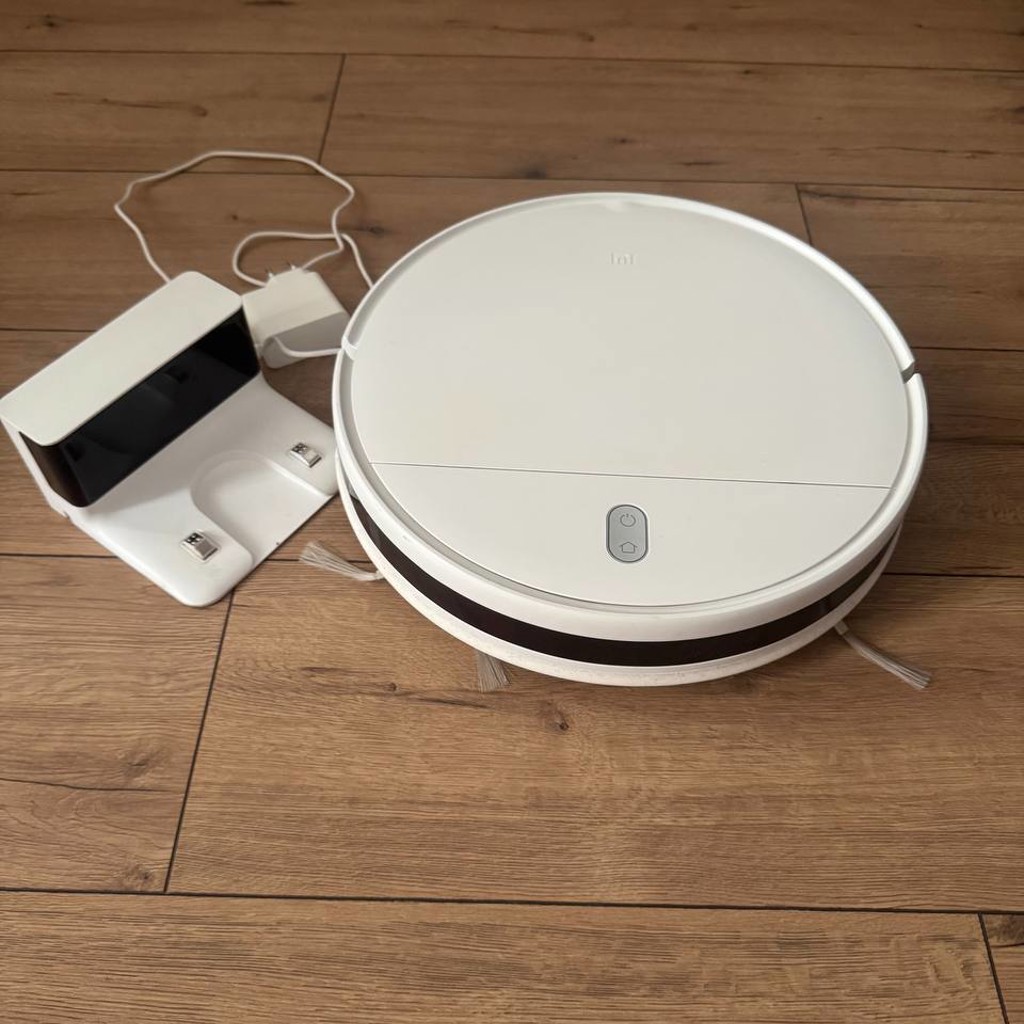 Робот-пылесос Xiaomi Mi Robot Vacuum-Mop Essential