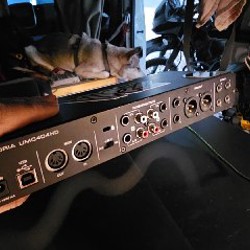 Аудио/MIDI интерфейс Behringer UMC404HD - фото 2