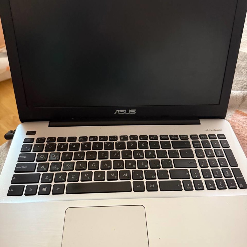 Ноутбук ASUS X555U