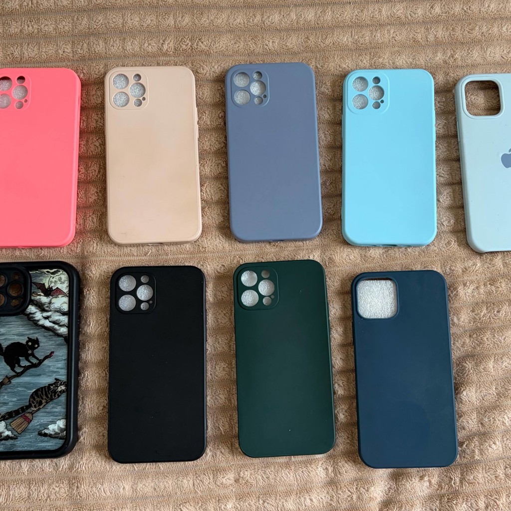 Чехлы на iPhone 12 / 12 pro