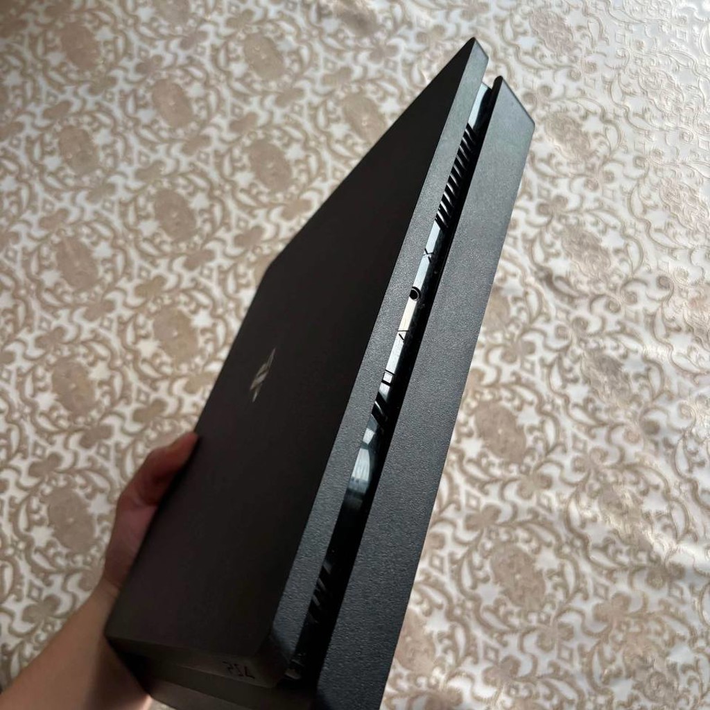 PlayStation 4 Slim