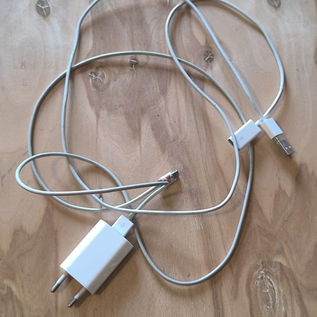 Зарядка и usb-thunderbolt провод