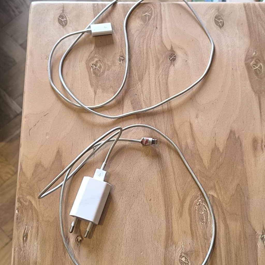 Зарядка и usb-thunderbolt провод