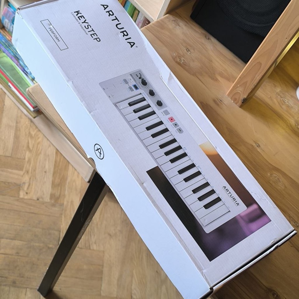 Миди-клавиатура Arturia KeyStep mk1
