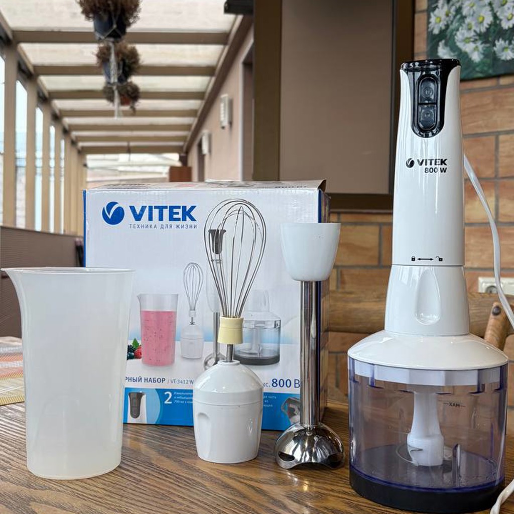 Блендер + блендерный набор VITEK