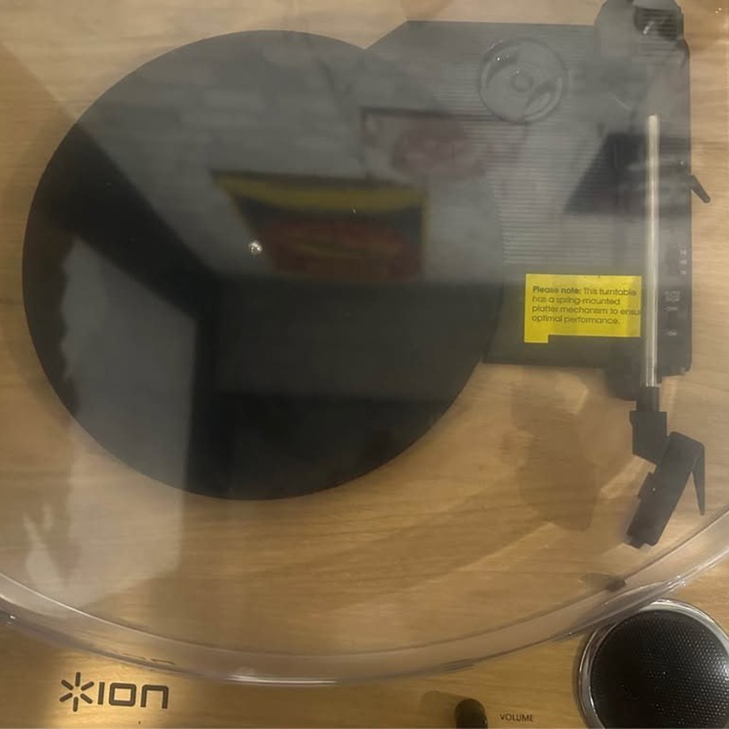 Виниловый проигрыватель ION Audio Max LP