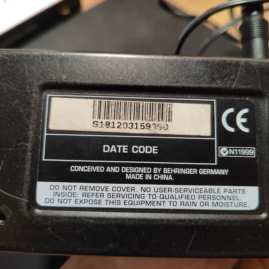 Микшер Behringer MicroMix MX400