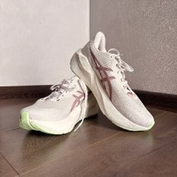 Мужские беговые кроссовки ASICS Novablast 6 - фото 2