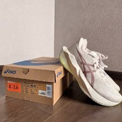 Мужские беговые кроссовки ASICS Novablast 6 - фото 5