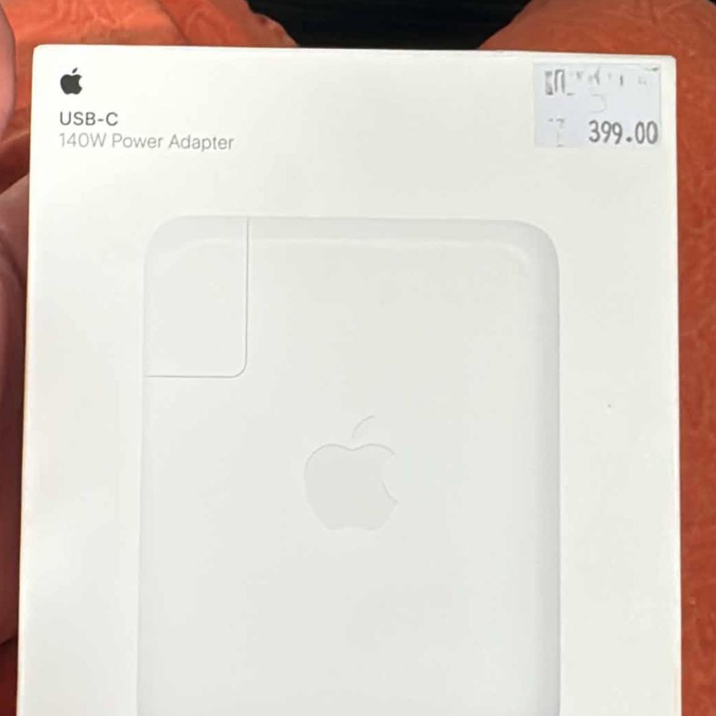 Apple MacBook Power Adapter